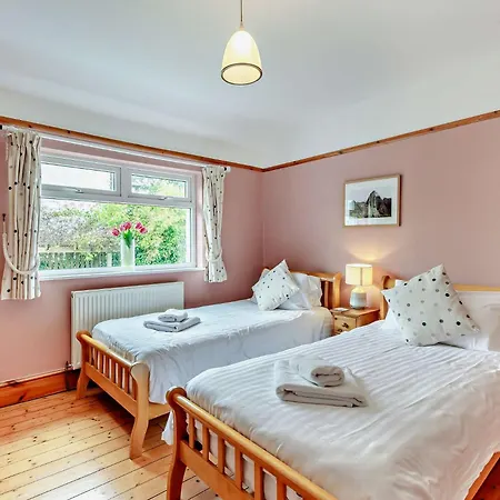Holiday home 3 Bed In Village Llh48