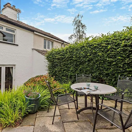 3 Bed In Village Llh48